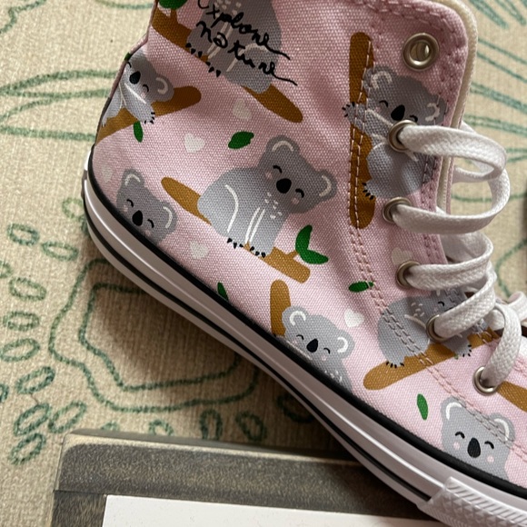 Converse size 8 shoes - Picture 2 of 6